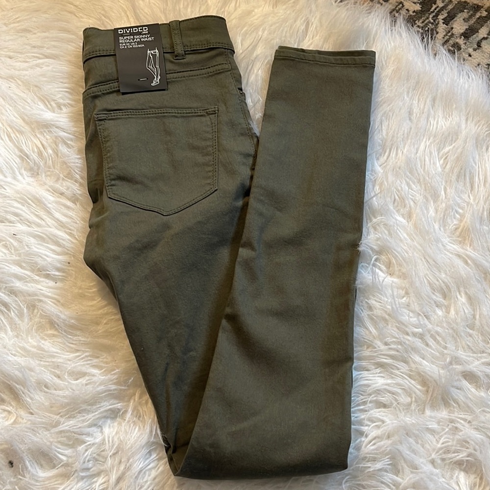 NWT Size 2 Olive Green Super Skinny Jeans Divided New Regular waist